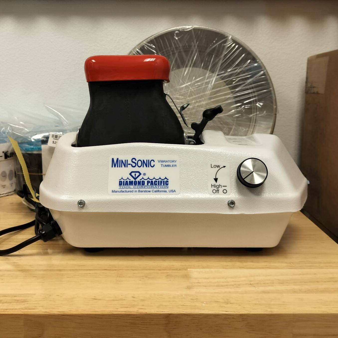 diamond pacific mt 4sv mini sonic vibrating rock tumbler plusOne - Vibrators main image 1